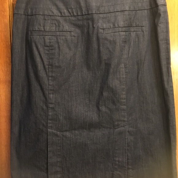 Ann Taylor Loft Pencil Skirt - Picture 3 of 7